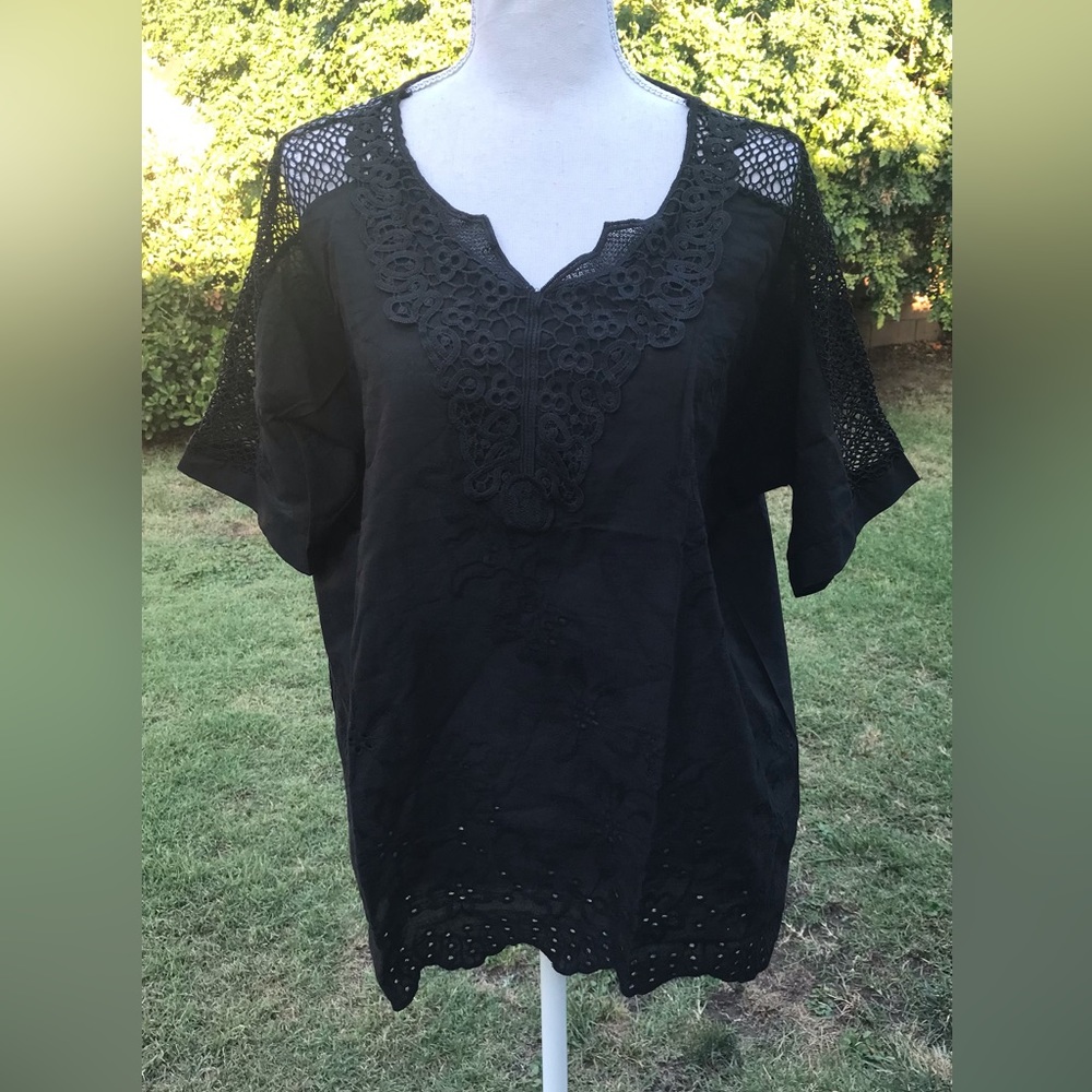 Black Lace eyelit Embroidery Top Size L